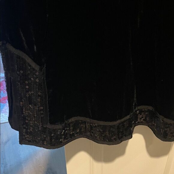 Black Velvet Tunic with Sequin Details - Picture 4 of 9